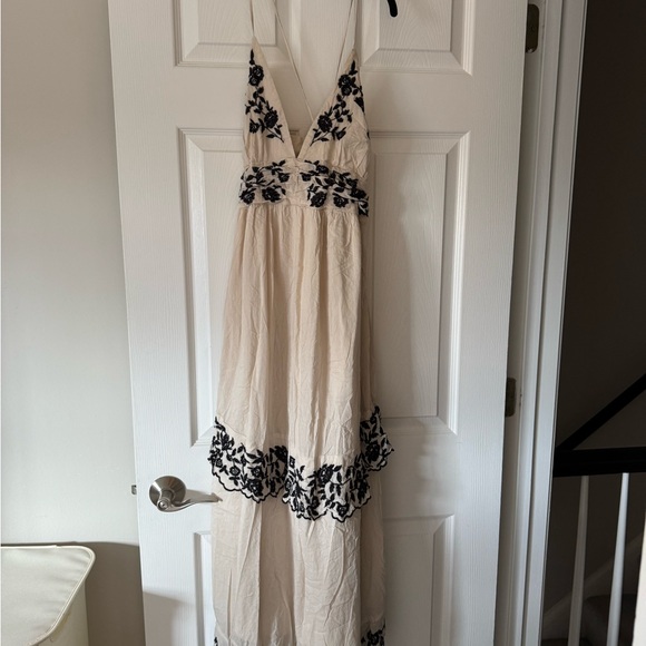 Abercrombie & Fitch Dresses & Skirts - Abercrombie & Fitch Cream Dress with Black Floral Design